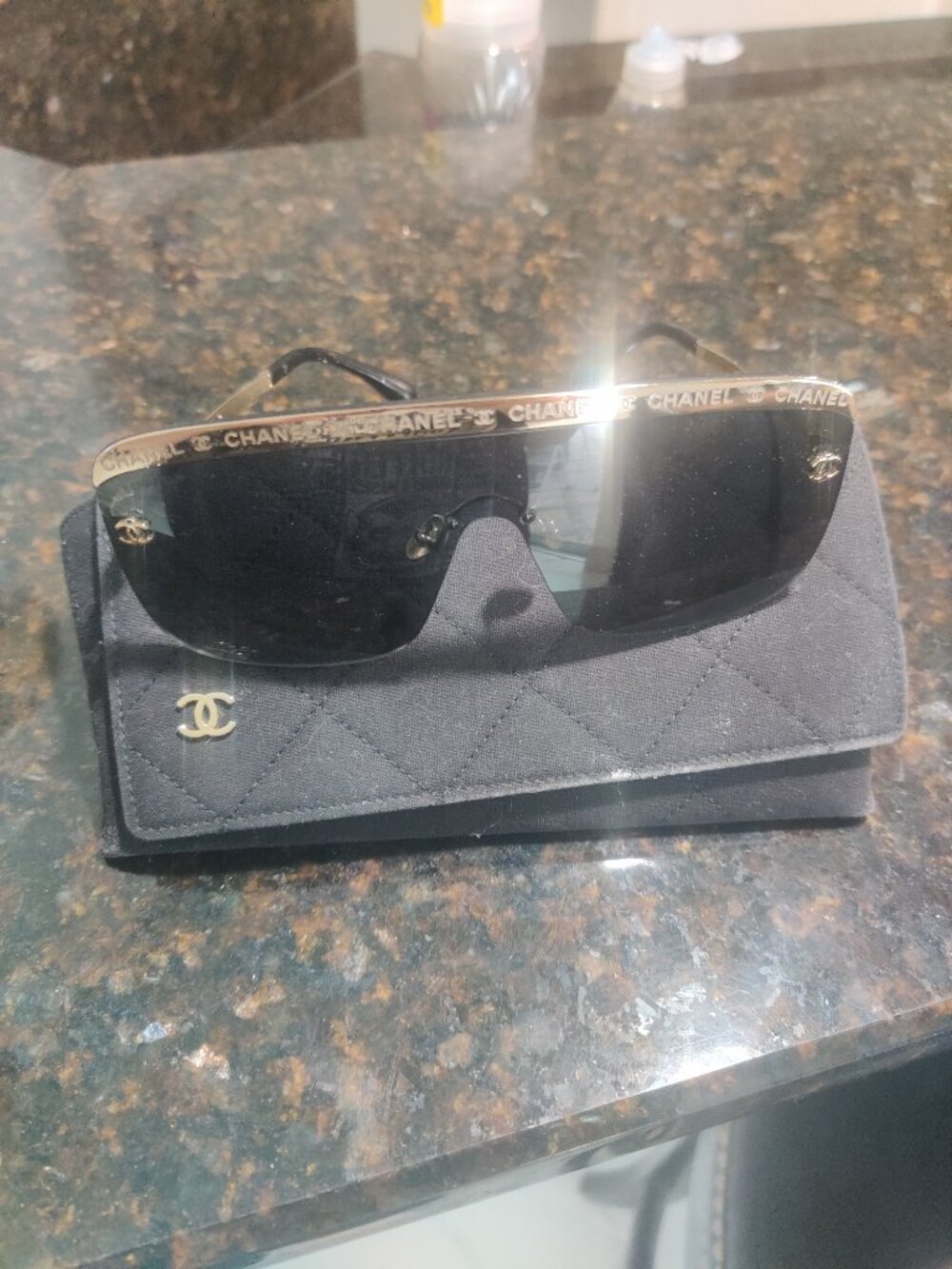 CHANEL Shield sunglasses New - Picture 5 of 6